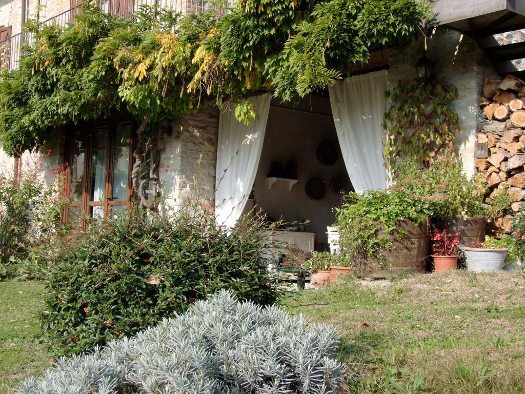 Casa Branzele Bed & Breakfast Trezzo Tinella Bagian luar foto