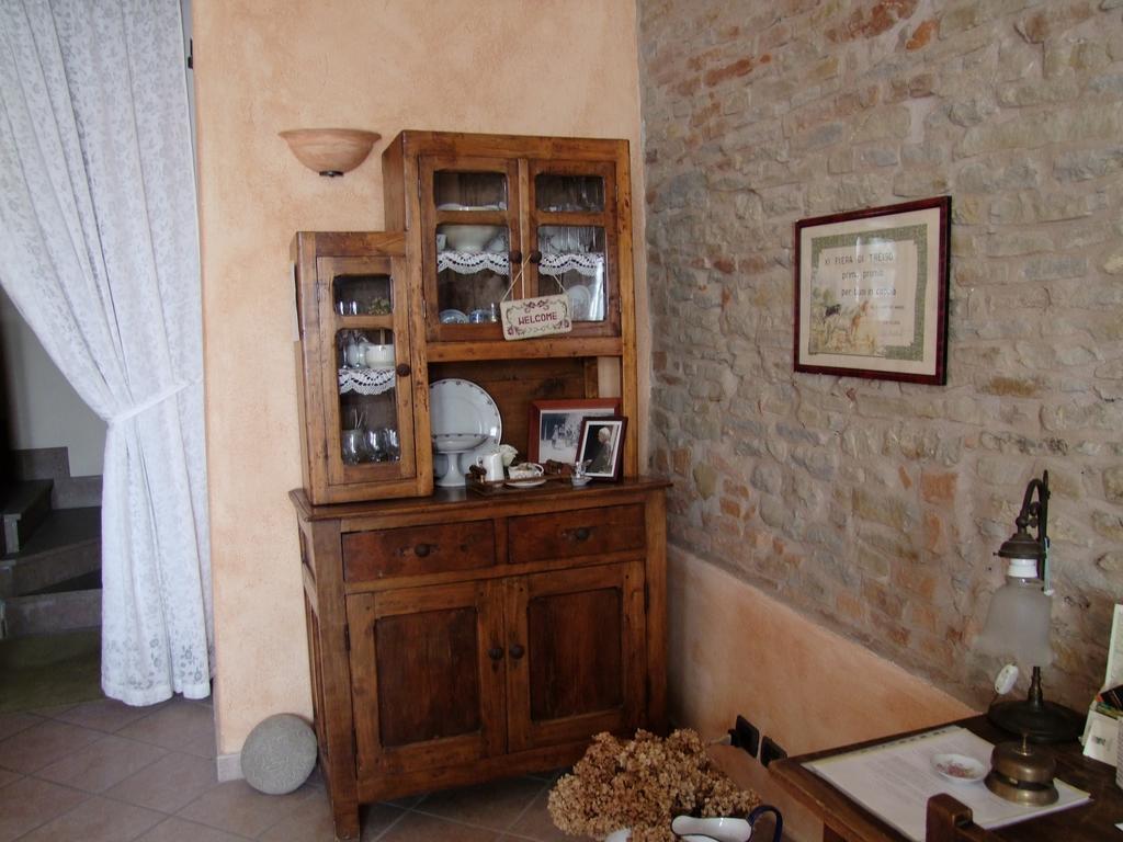 Casa Branzele Bed & Breakfast Trezzo Tinella Bagian luar foto