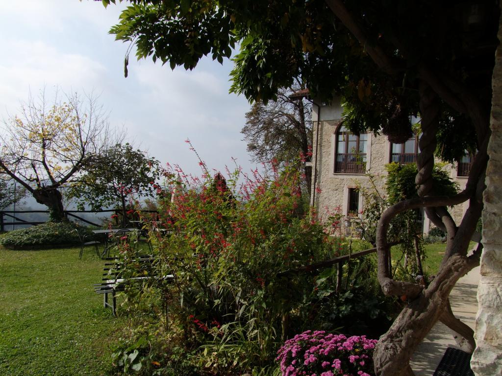 Casa Branzele Bed & Breakfast Trezzo Tinella Bagian luar foto