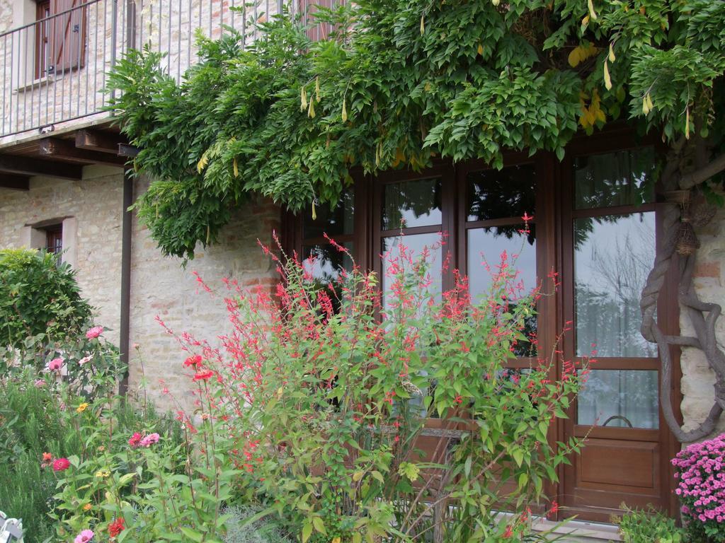 Casa Branzele Bed & Breakfast Trezzo Tinella Bagian luar foto