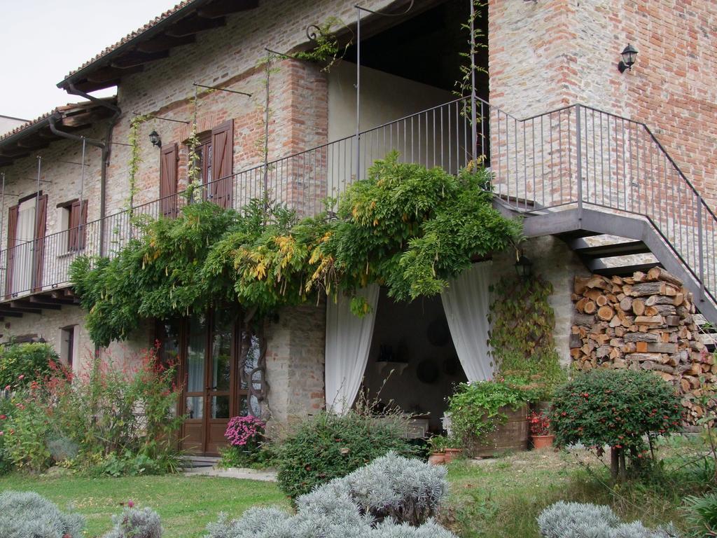 Casa Branzele Bed & Breakfast Trezzo Tinella Bagian luar foto