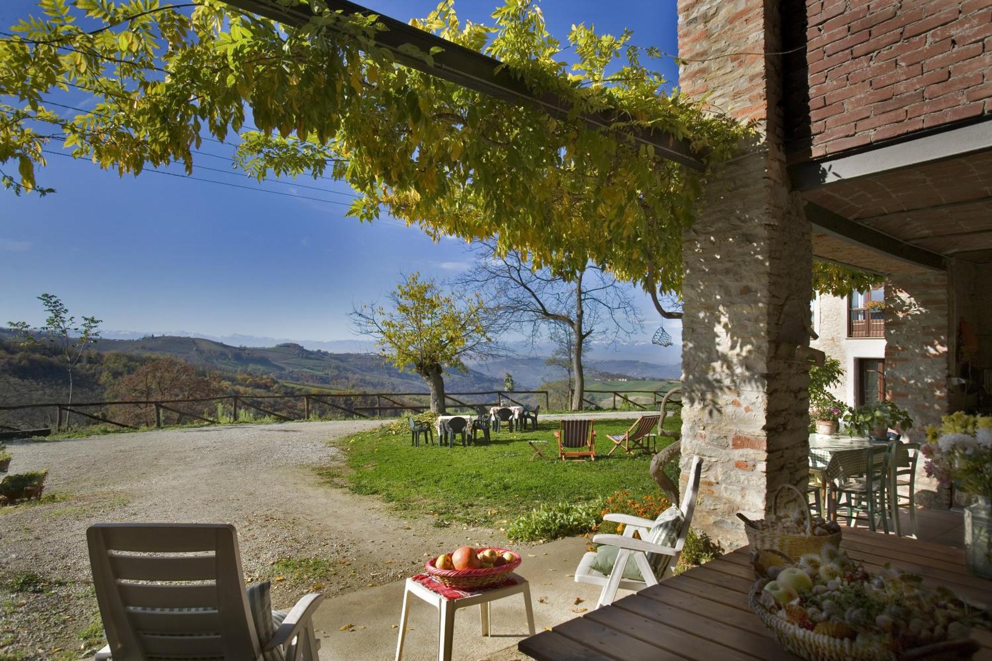 Casa Branzele Bed & Breakfast Trezzo Tinella Bagian luar foto