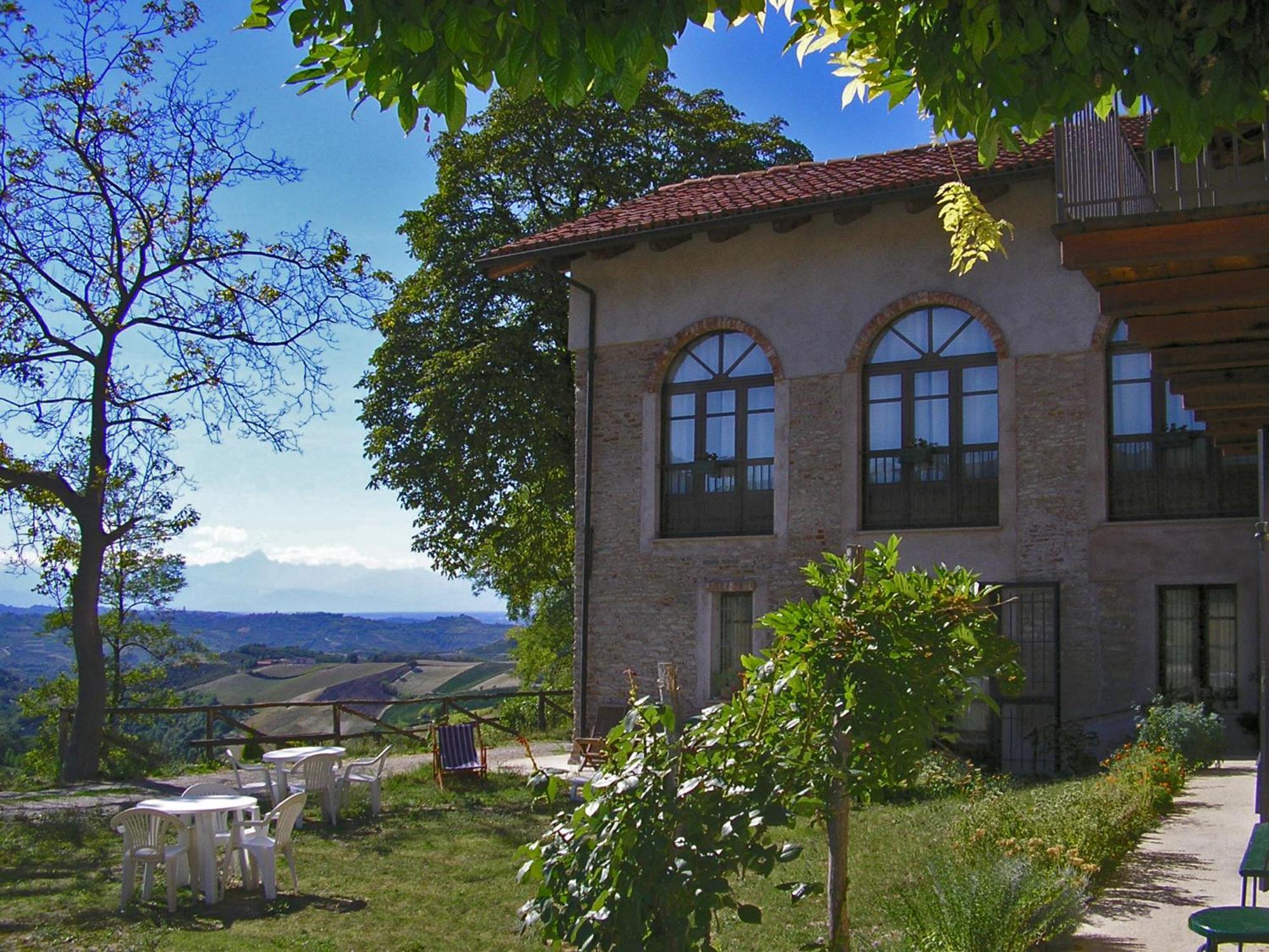 Casa Branzele Bed & Breakfast Trezzo Tinella Bagian luar foto